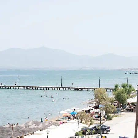 Grand Dodo's Triada Seaview Lägenhetshotell Agia Trias