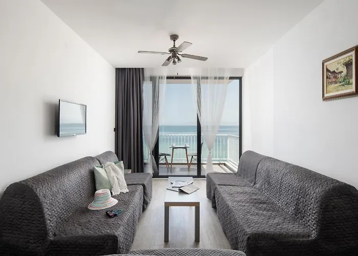 Grand Dodo's Triada Seaview